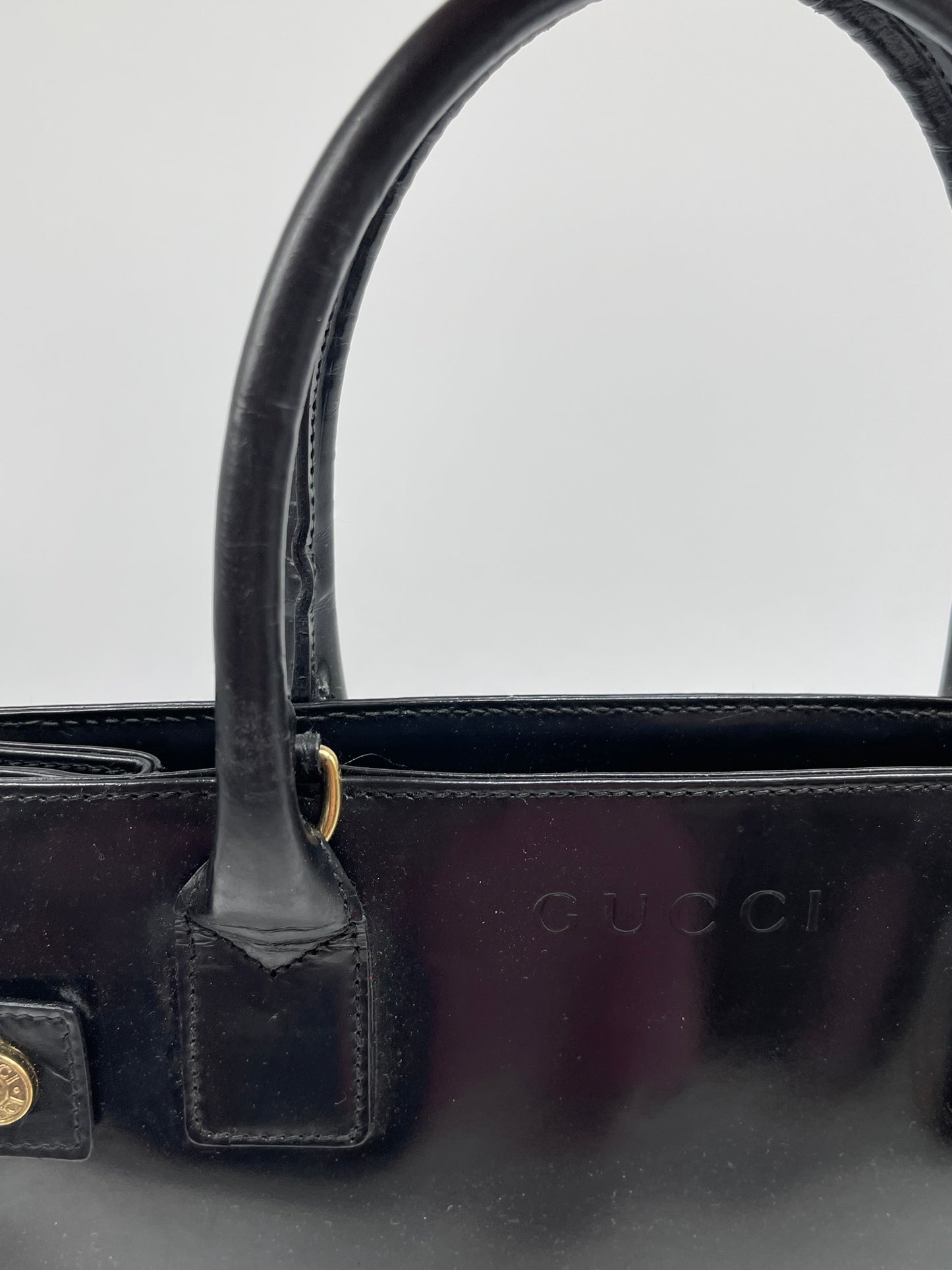 Handbag Luxury Designer By Gucci, Size: Medium