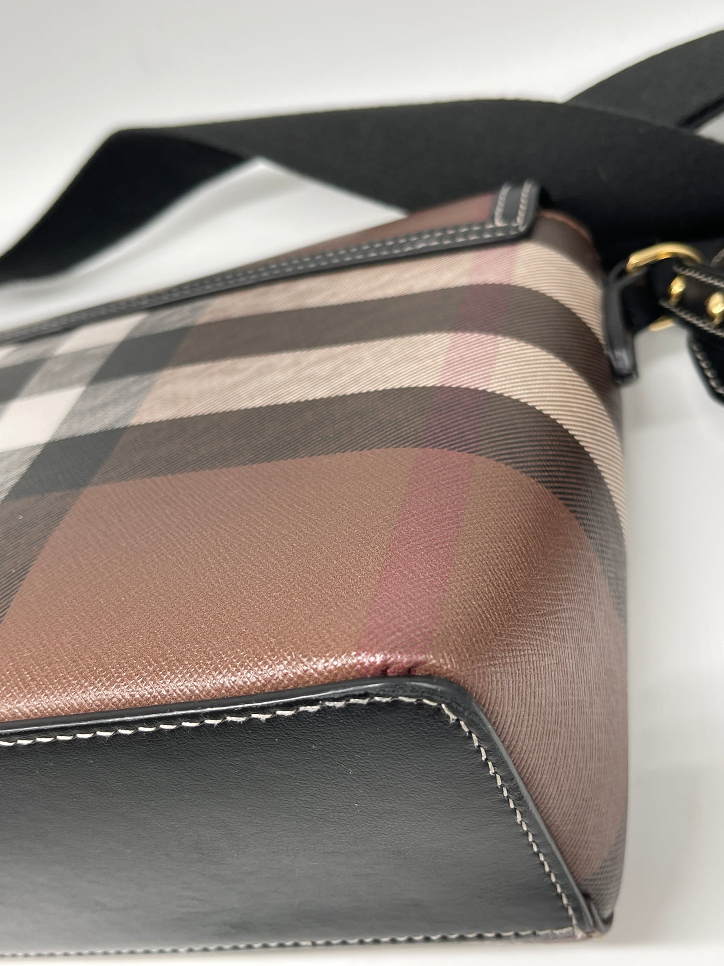 Handbag Luxury Designer By Burberry, Size: Medium