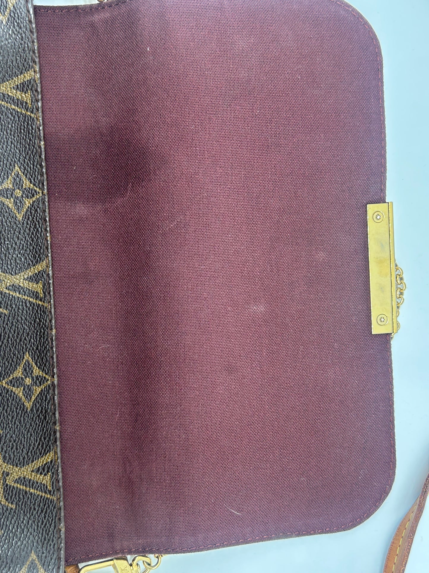 Crossbody Luxury Designer By Louis Vuitton, Size: Small