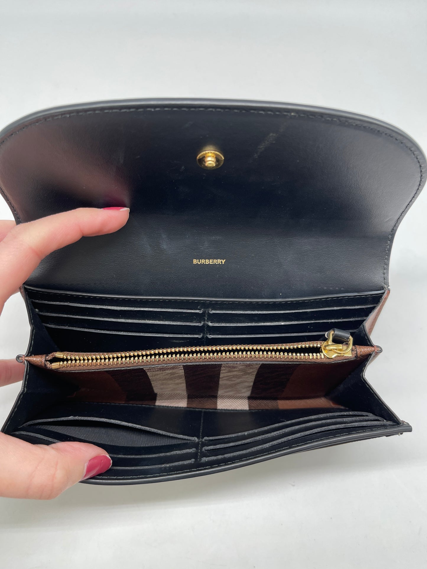 Wallet Luxury Designer By Burberry, Size: Medium