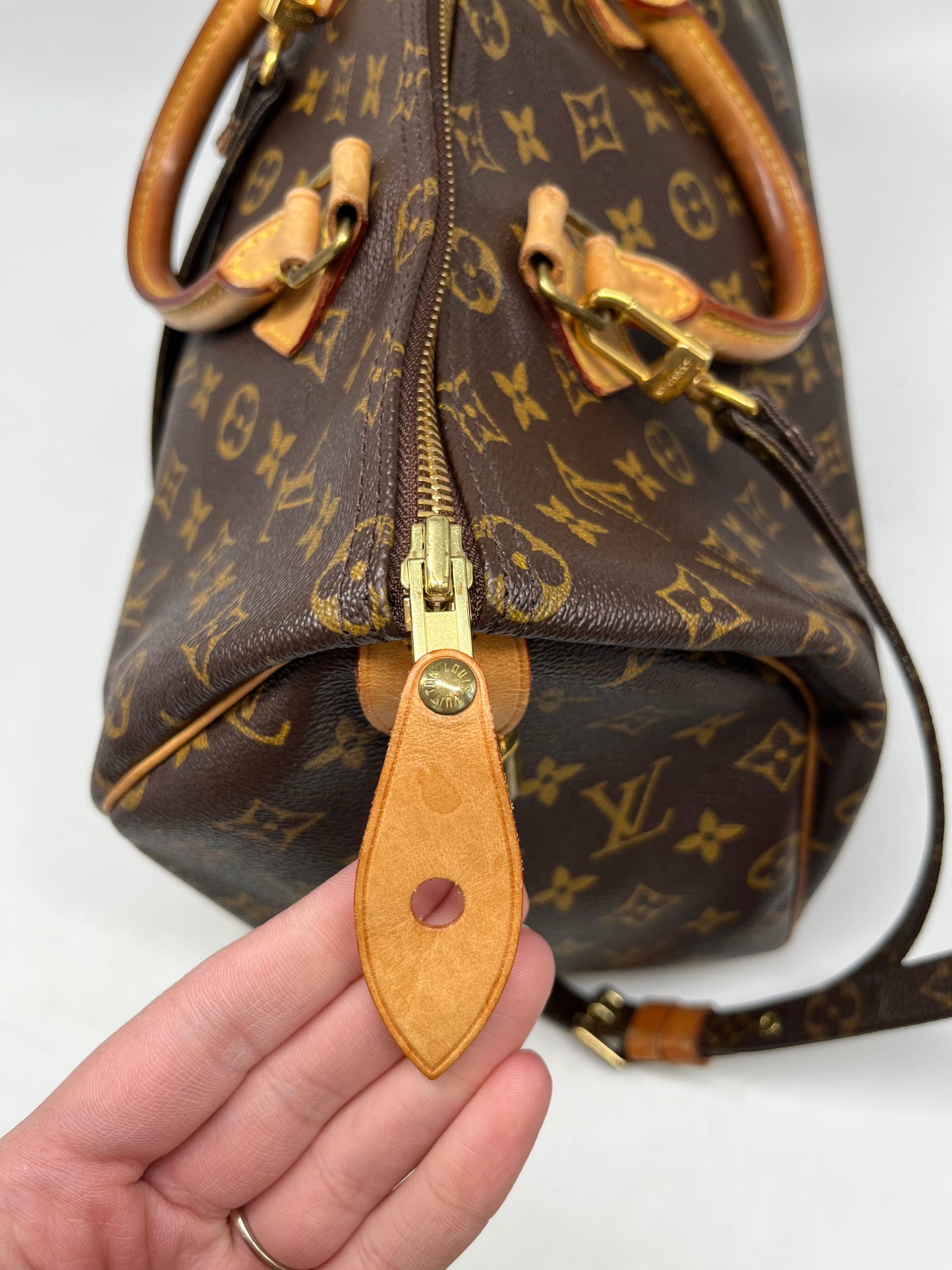 Handbag Luxury Designer By Louis Vuitton, Size: Large