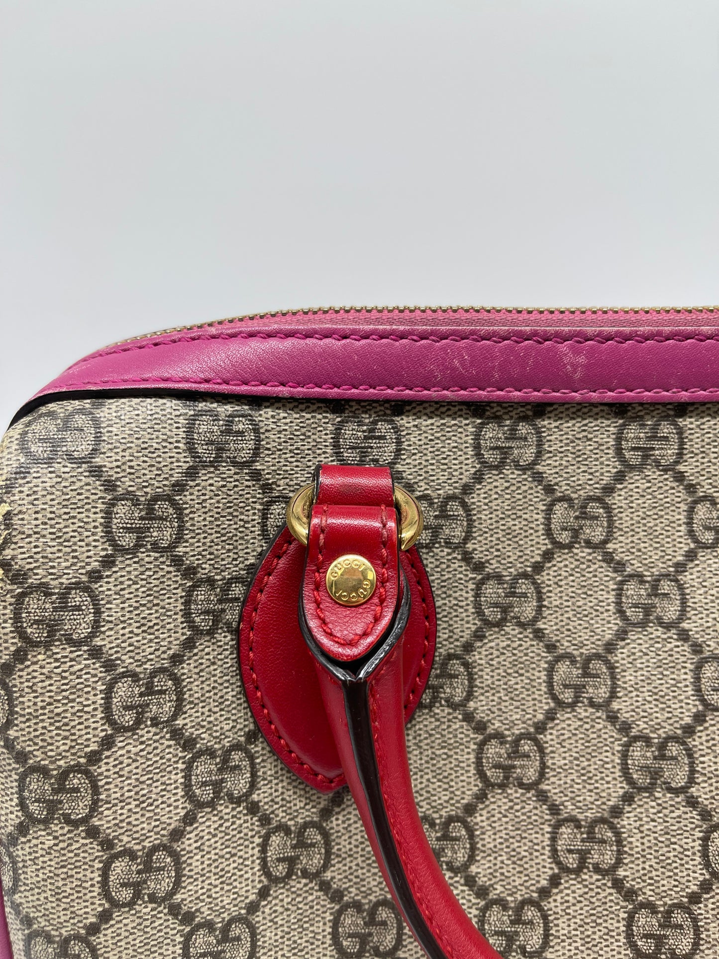 Handbag Luxury Designer By Gucci, Size: Medium