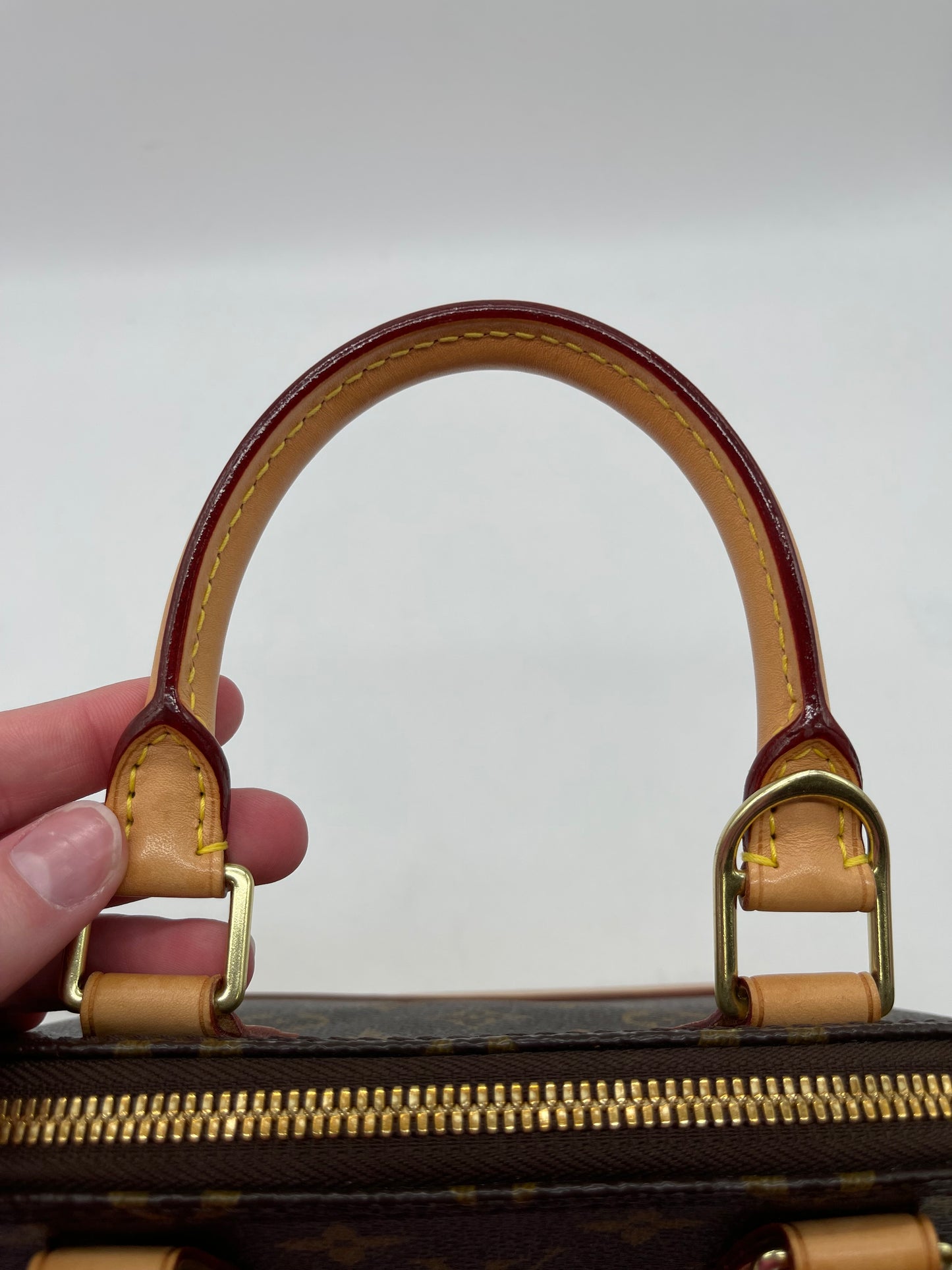 Handbag Luxury Designer By Louis Vuitton, Size: Small