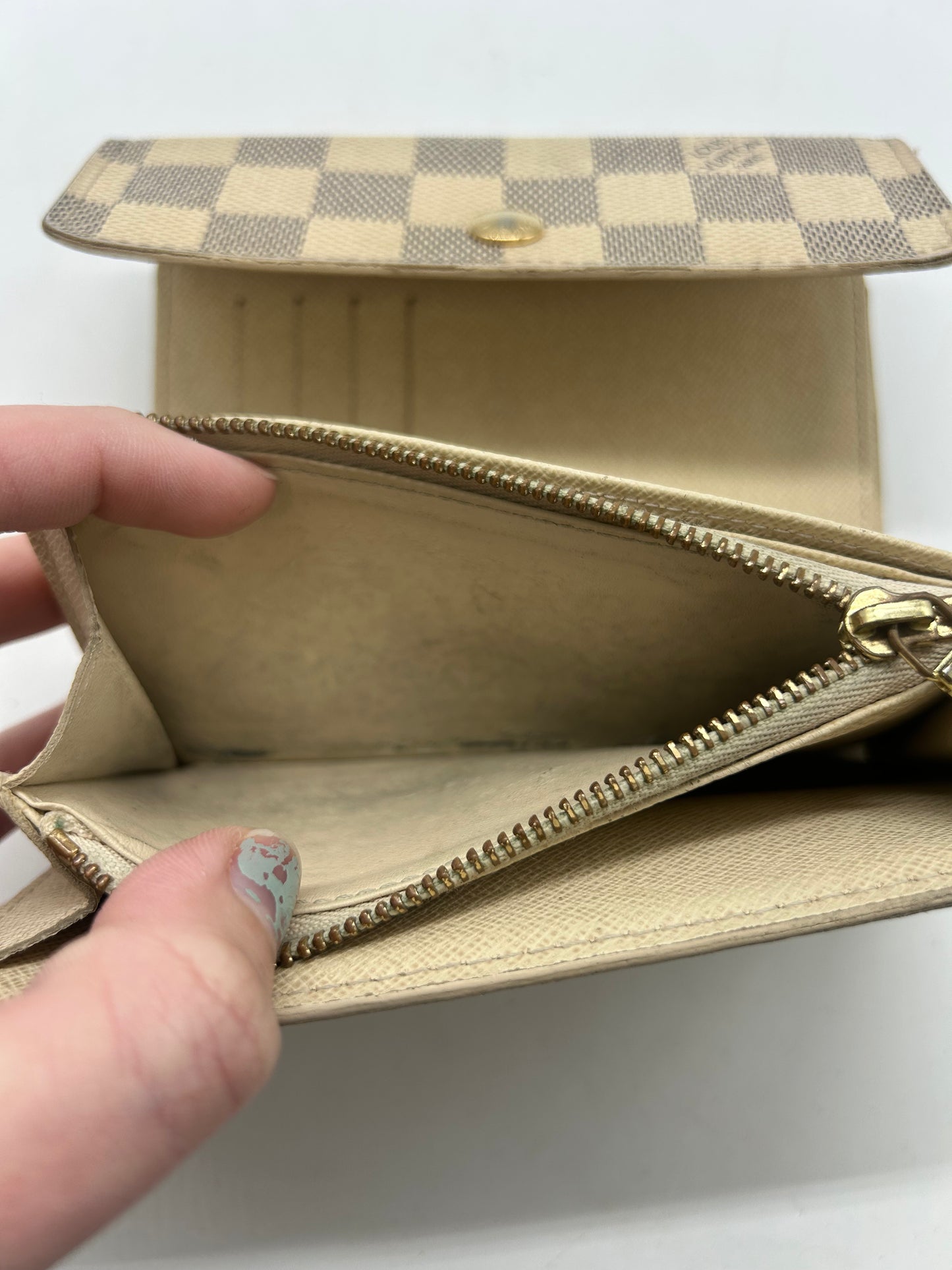 Wallet Luxury Designer By Louis Vuitton, Size: Medium