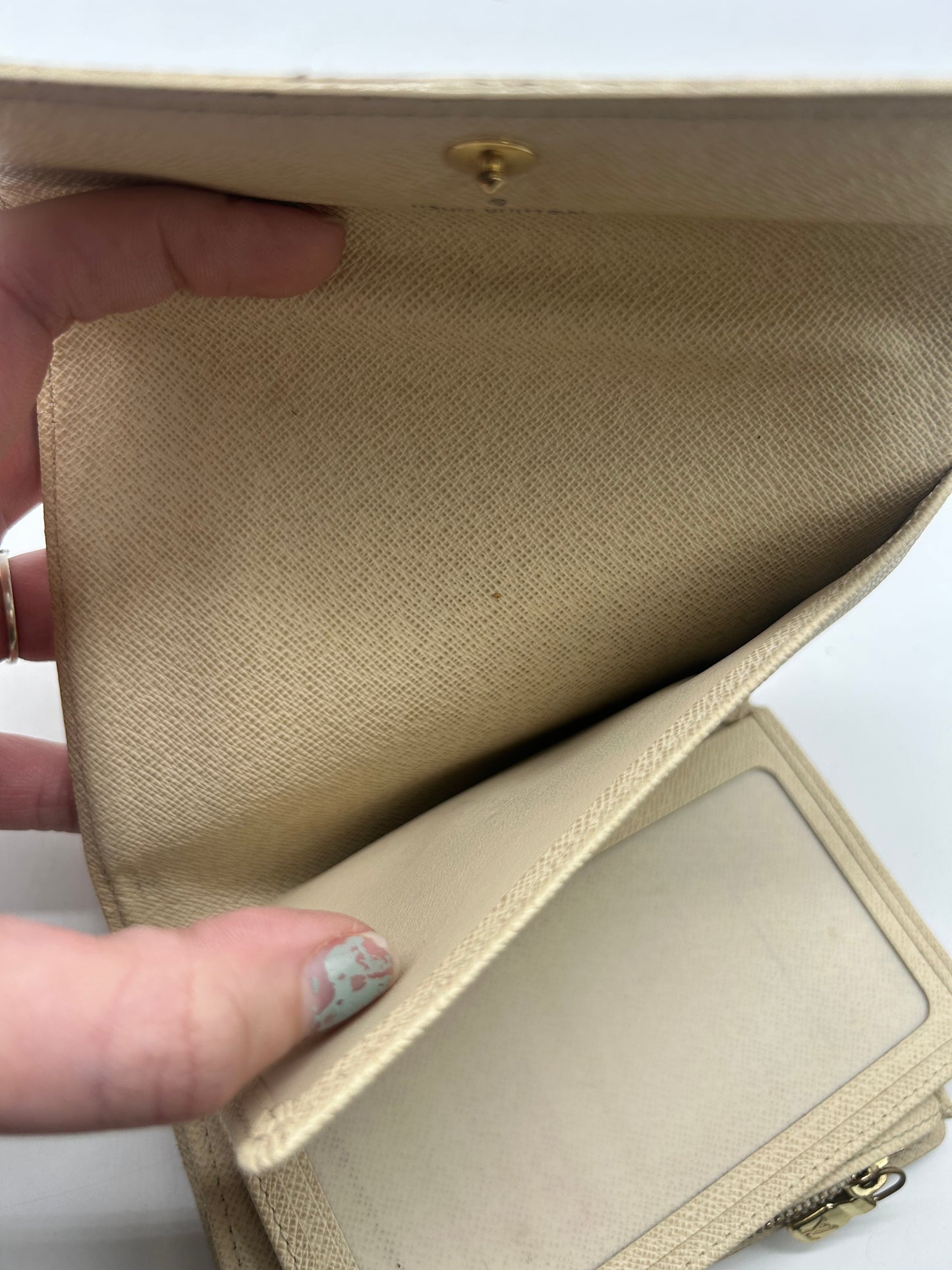 Wallet Luxury Designer By Louis Vuitton, Size: Medium