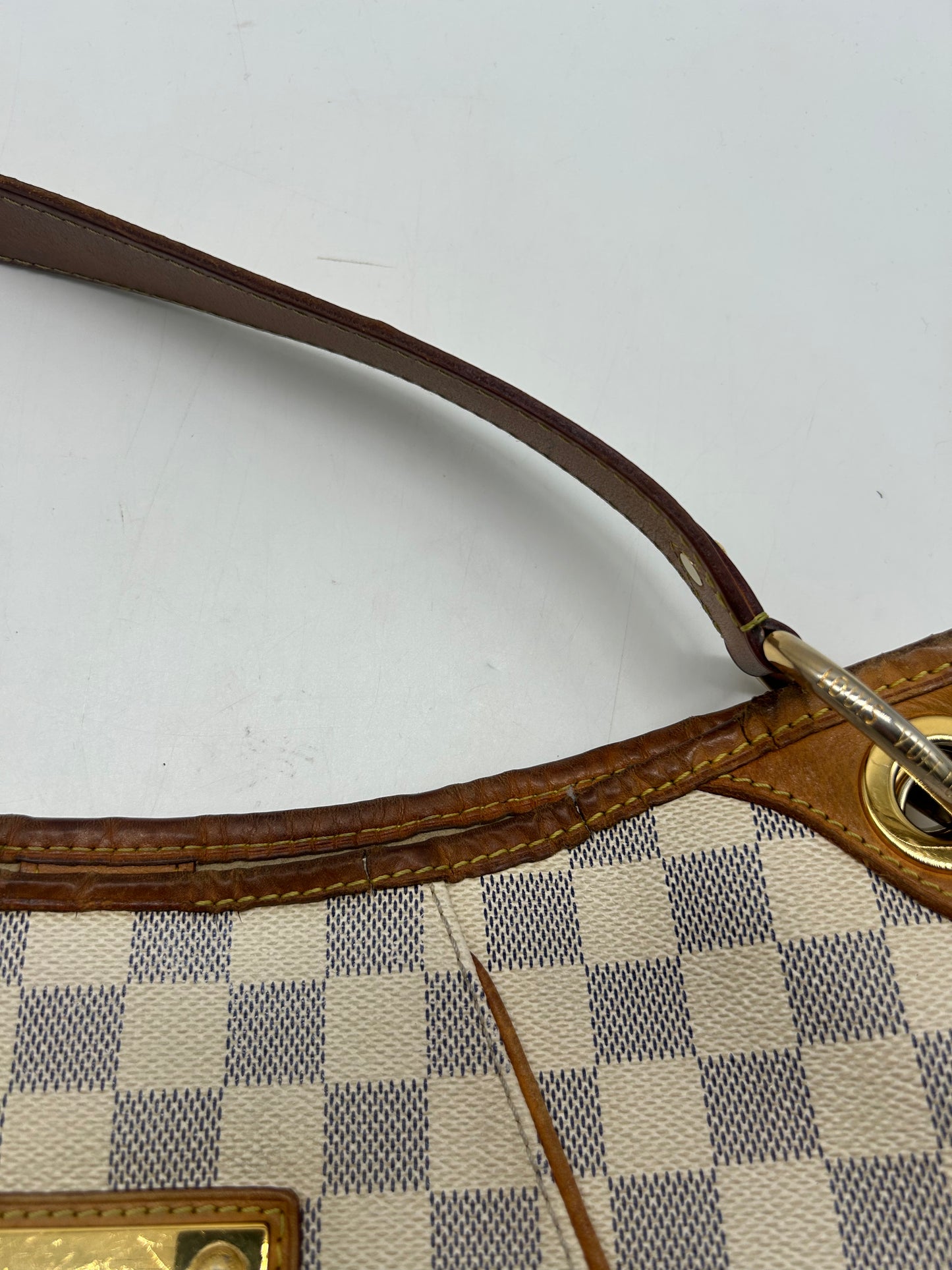 Handbag Luxury Designer By Louis Vuitton, Size: Large