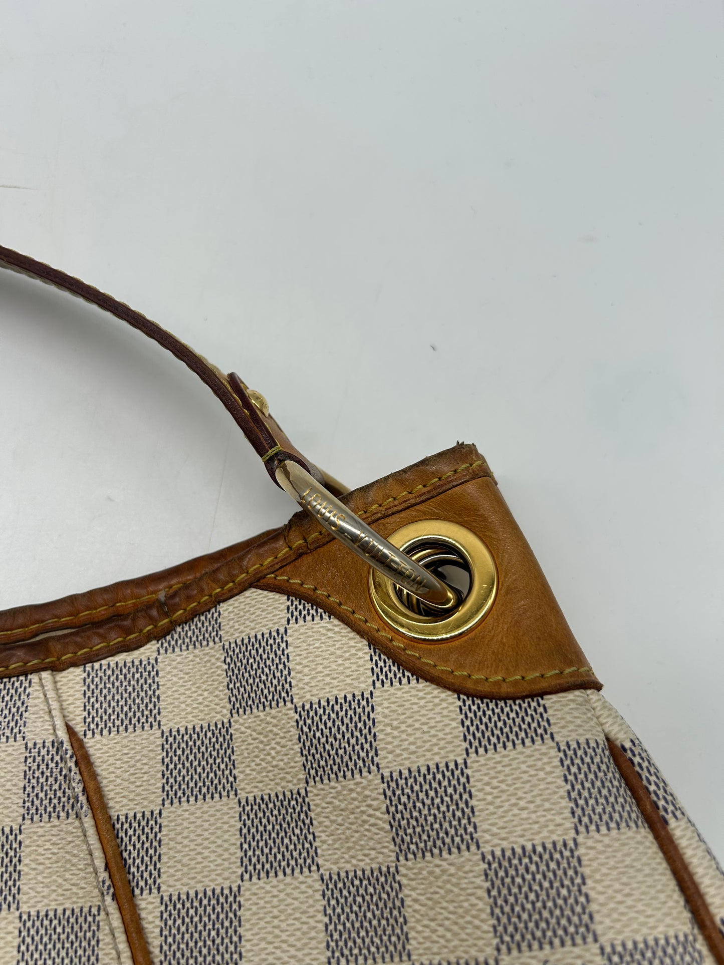 Handbag Luxury Designer By Louis Vuitton, Size: Large