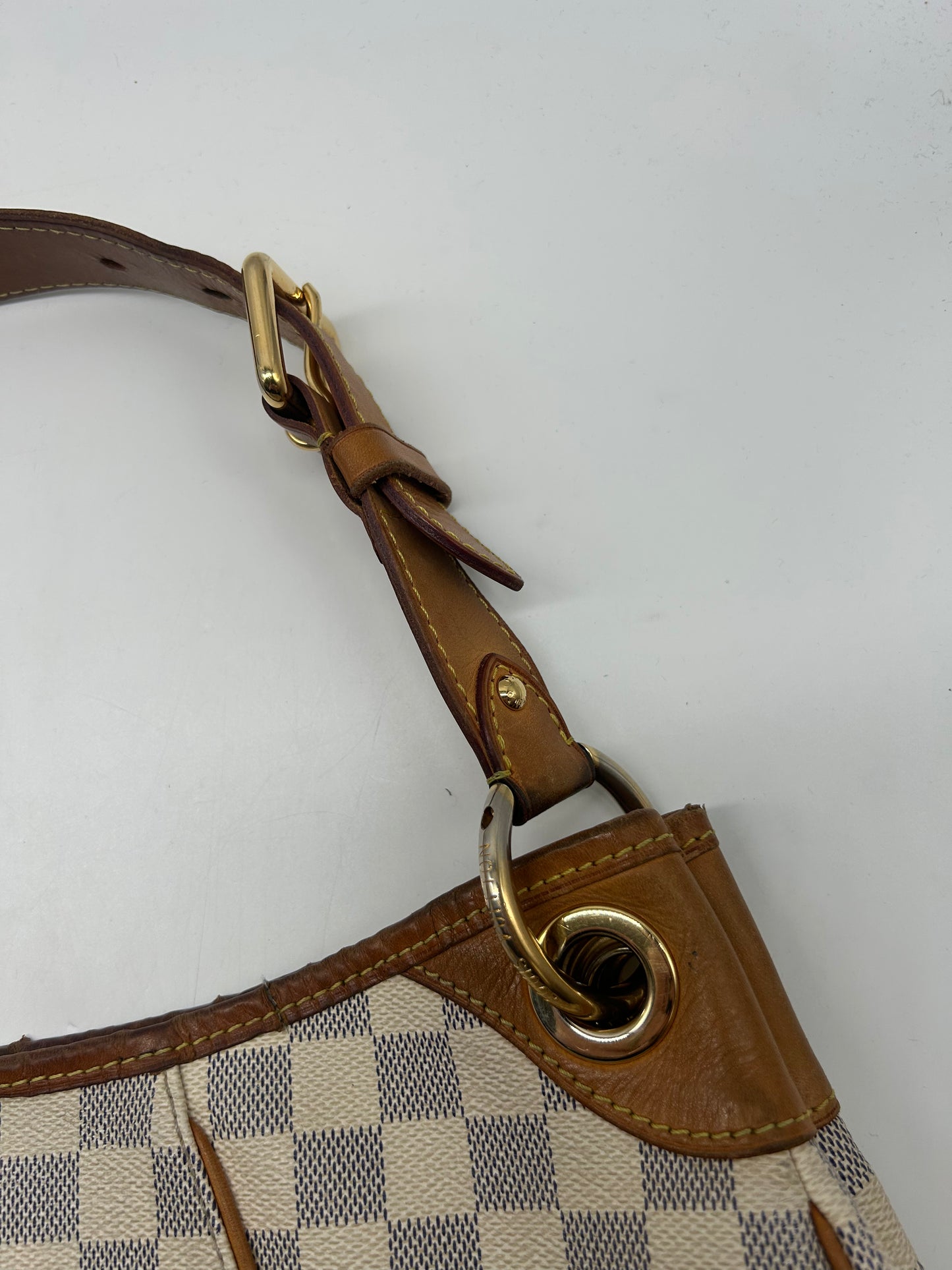 Handbag Luxury Designer By Louis Vuitton, Size: Large