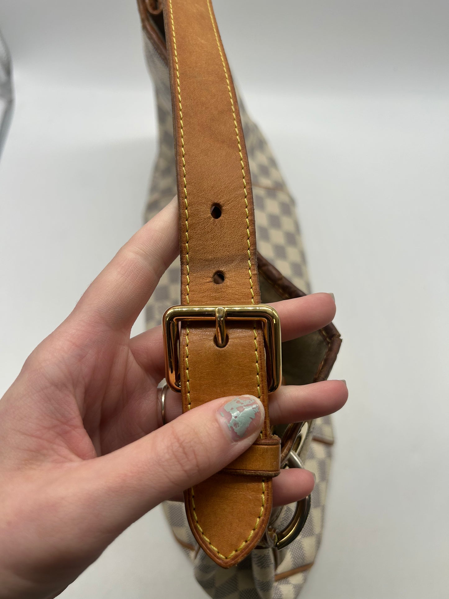 Handbag Luxury Designer By Louis Vuitton, Size: Large