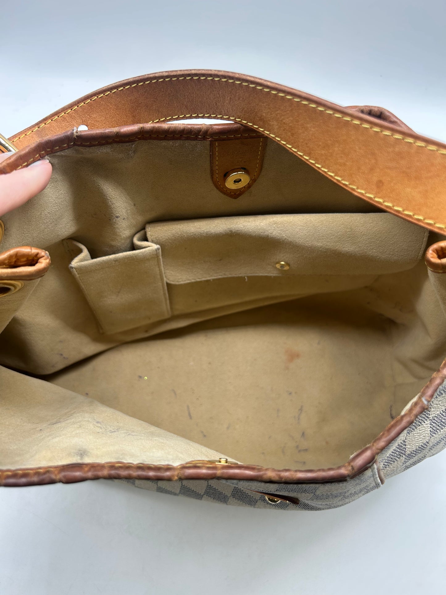 Handbag Luxury Designer By Louis Vuitton, Size: Large