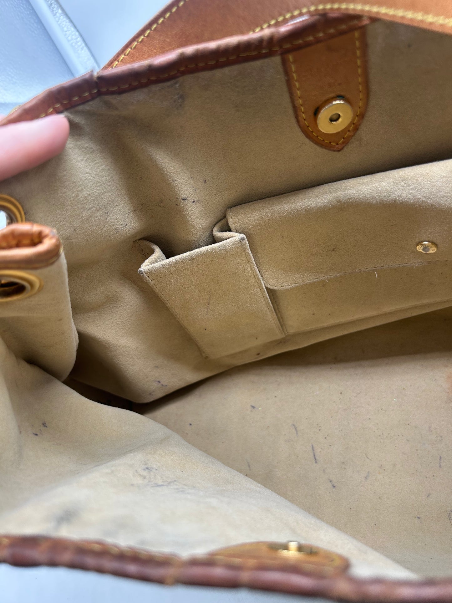 Handbag Luxury Designer By Louis Vuitton, Size: Large