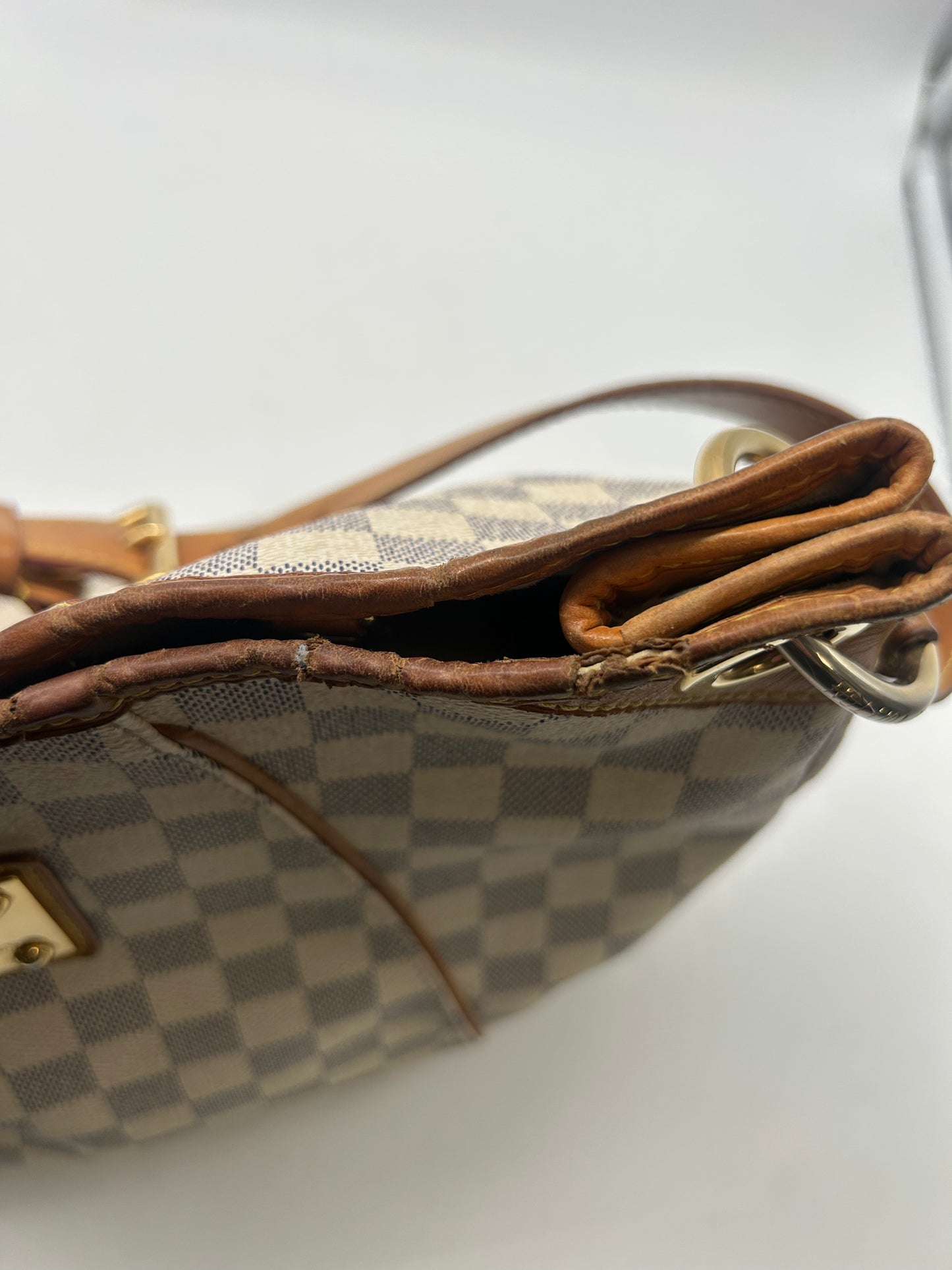 Handbag Luxury Designer By Louis Vuitton, Size: Large
