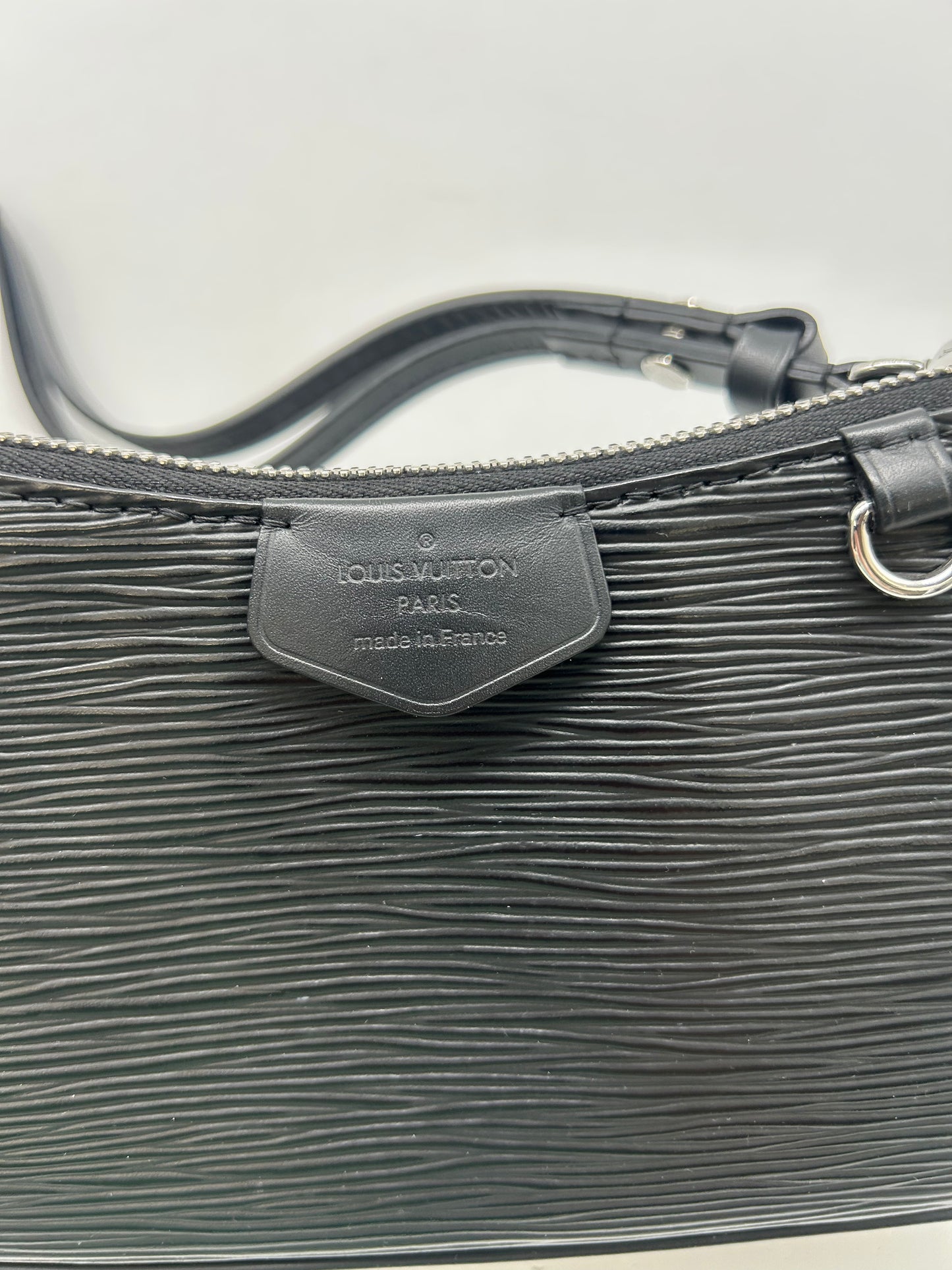 Handbag Luxury Designer By Louis Vuitton, Size: Small