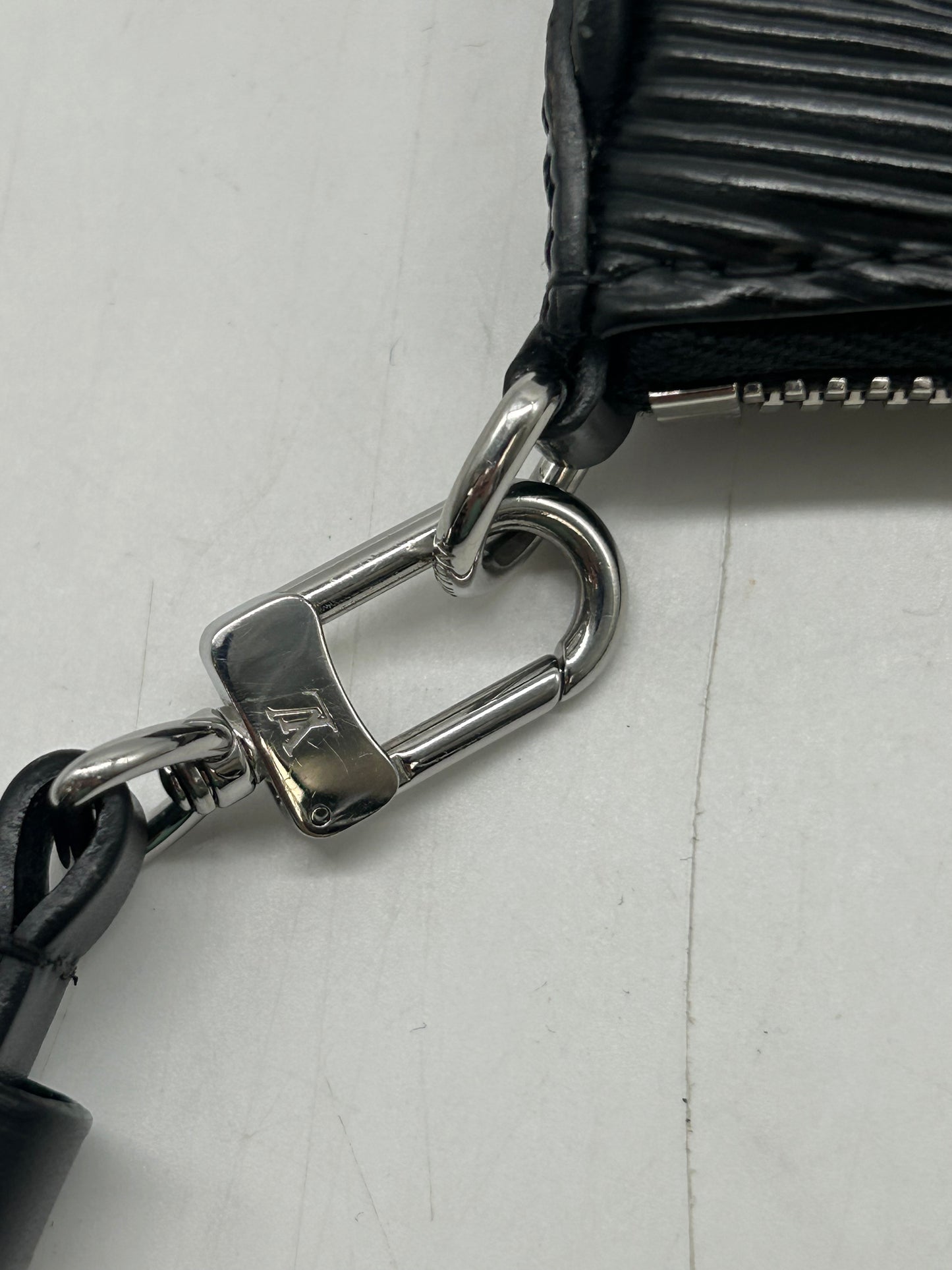 Handbag Luxury Designer By Louis Vuitton, Size: Small