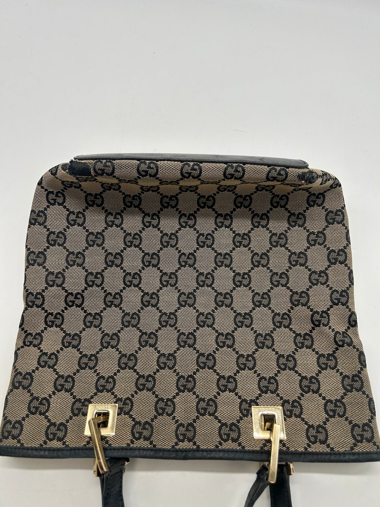 Handbag Luxury Designer By Gucci, Size: Medium