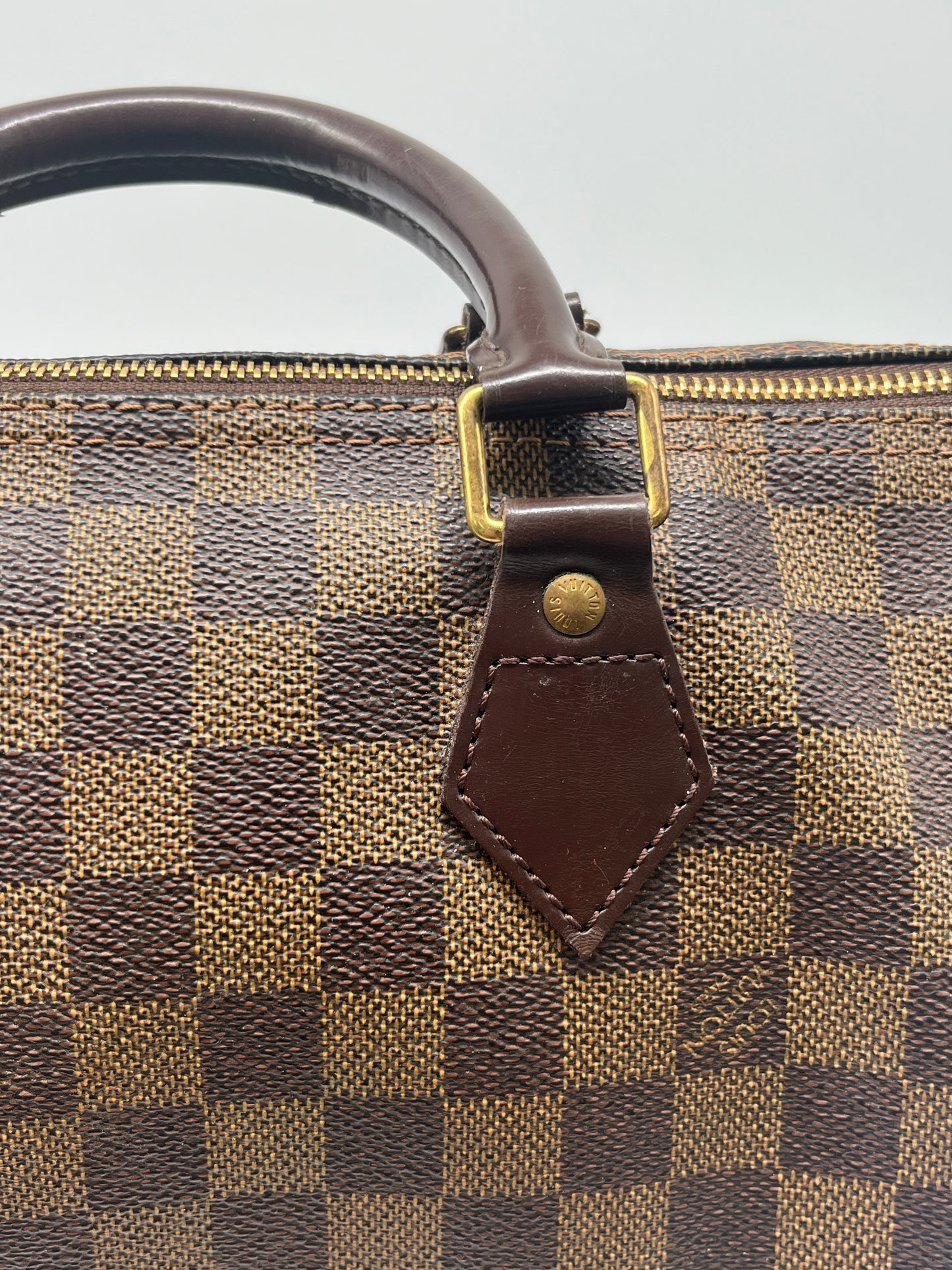 Handbag Luxury Designer By Louis Vuitton, Size: Medium