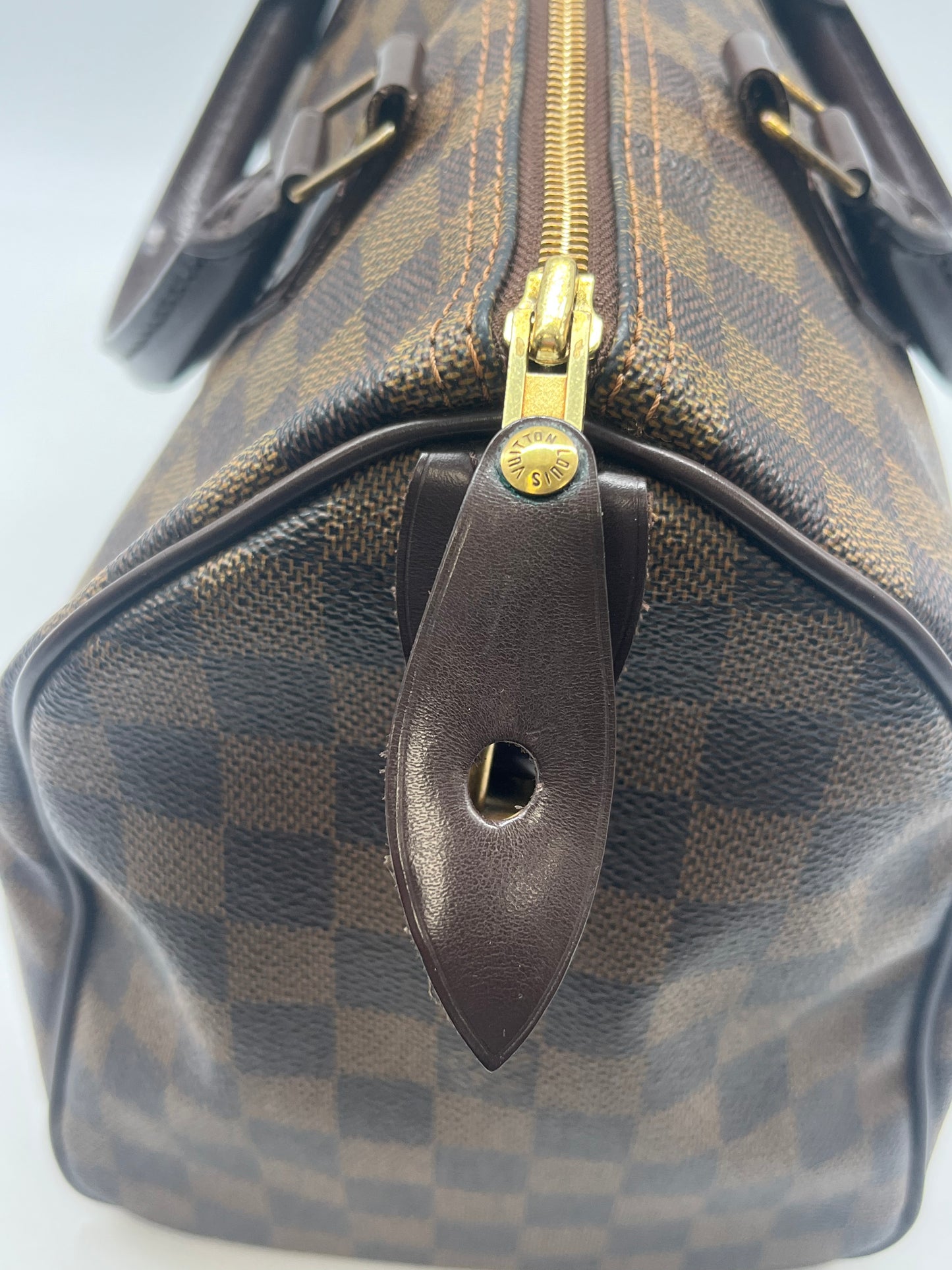 Handbag Luxury Designer By Louis Vuitton, Size: Medium