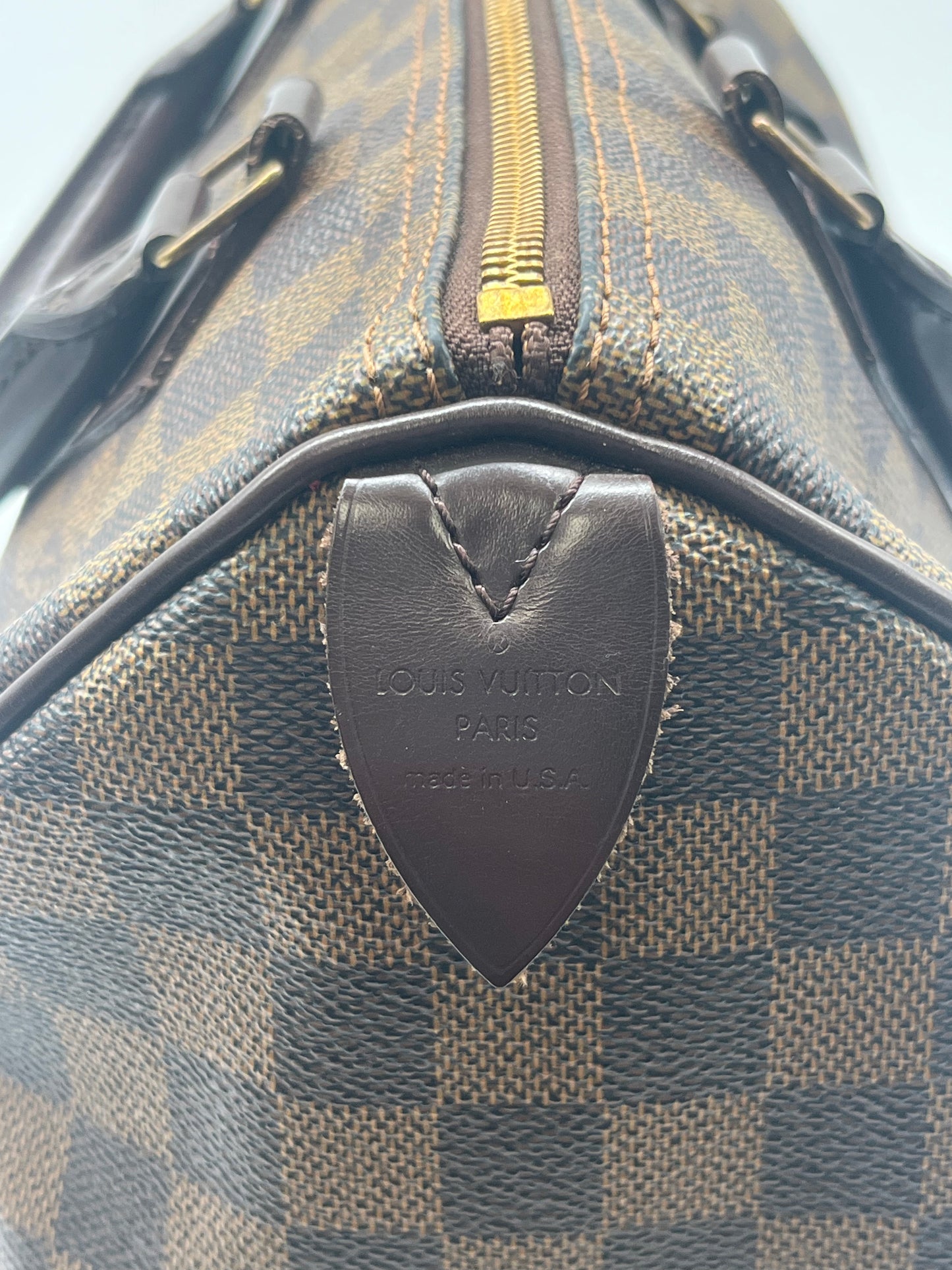 Handbag Luxury Designer By Louis Vuitton, Size: Medium