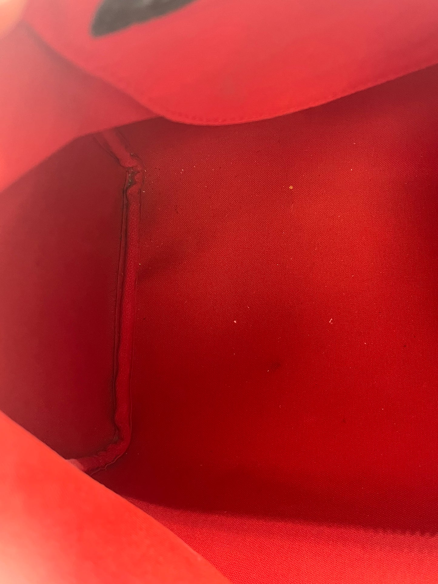 Handbag Luxury Designer By Louis Vuitton, Size: Medium