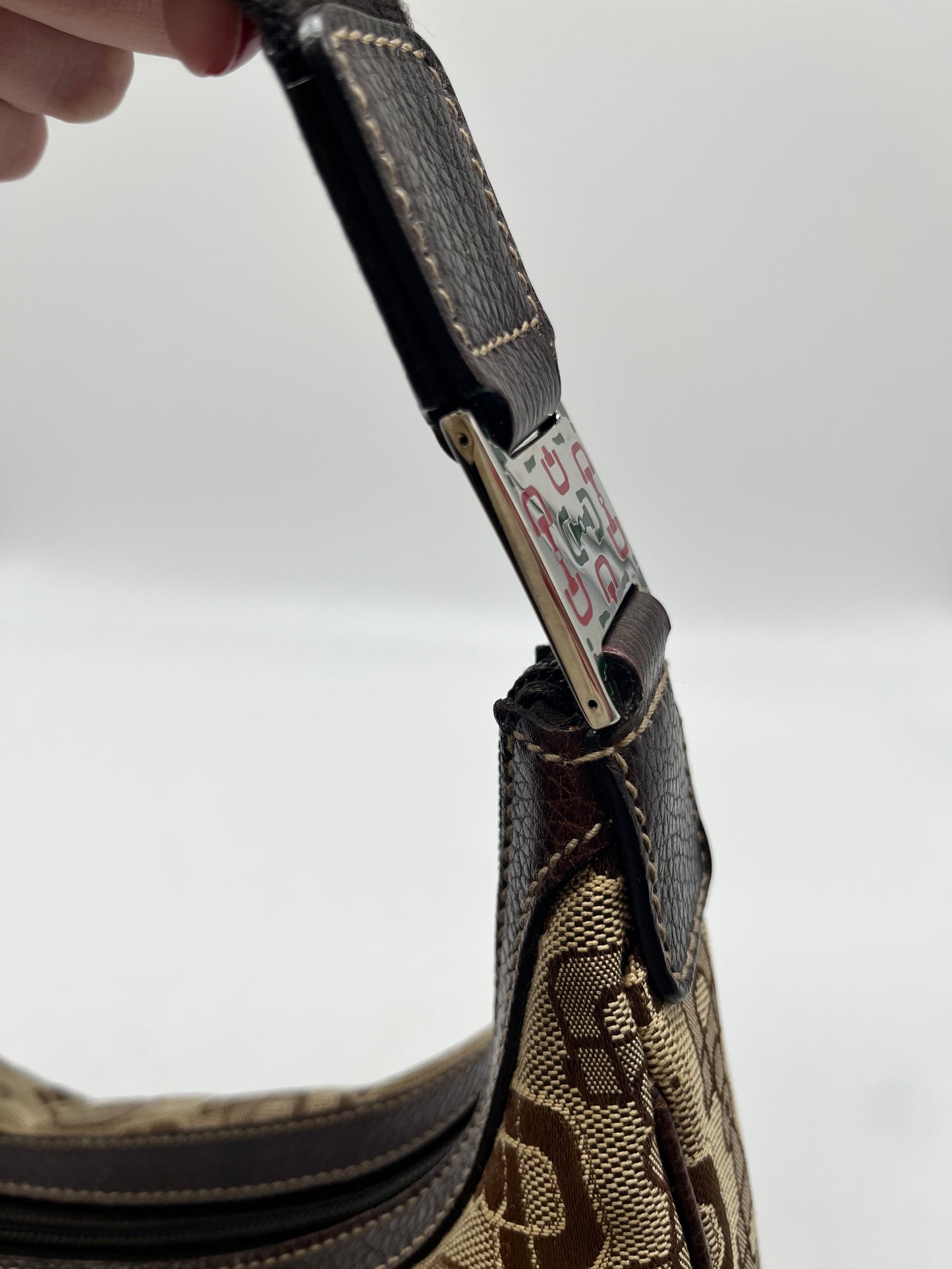 Handbag Luxury Designer By Gucci, Size: Medium