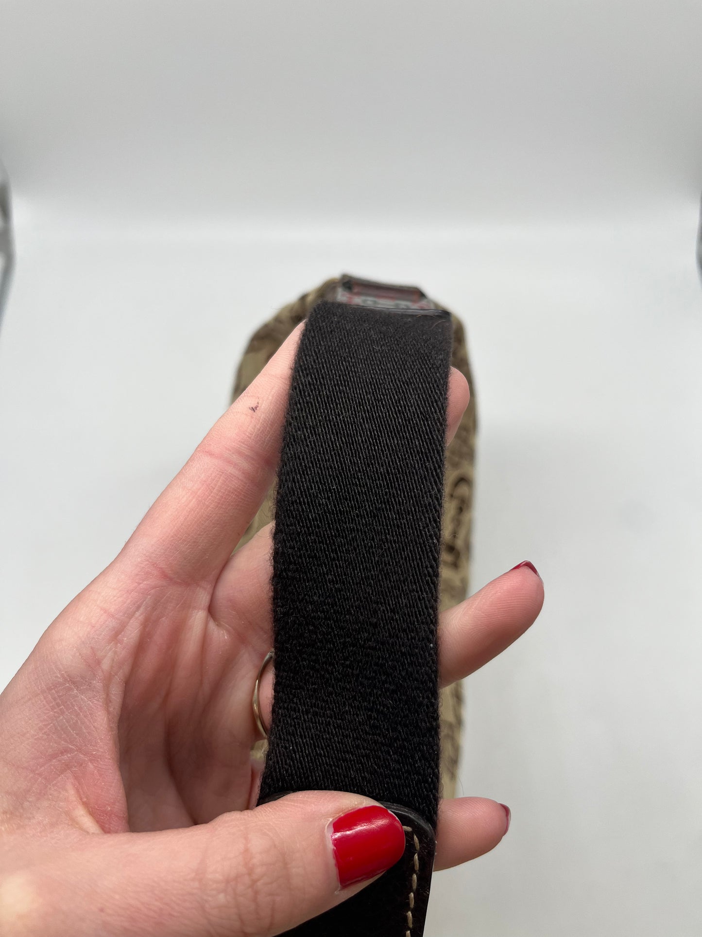 Handbag Luxury Designer By Gucci, Size: Medium