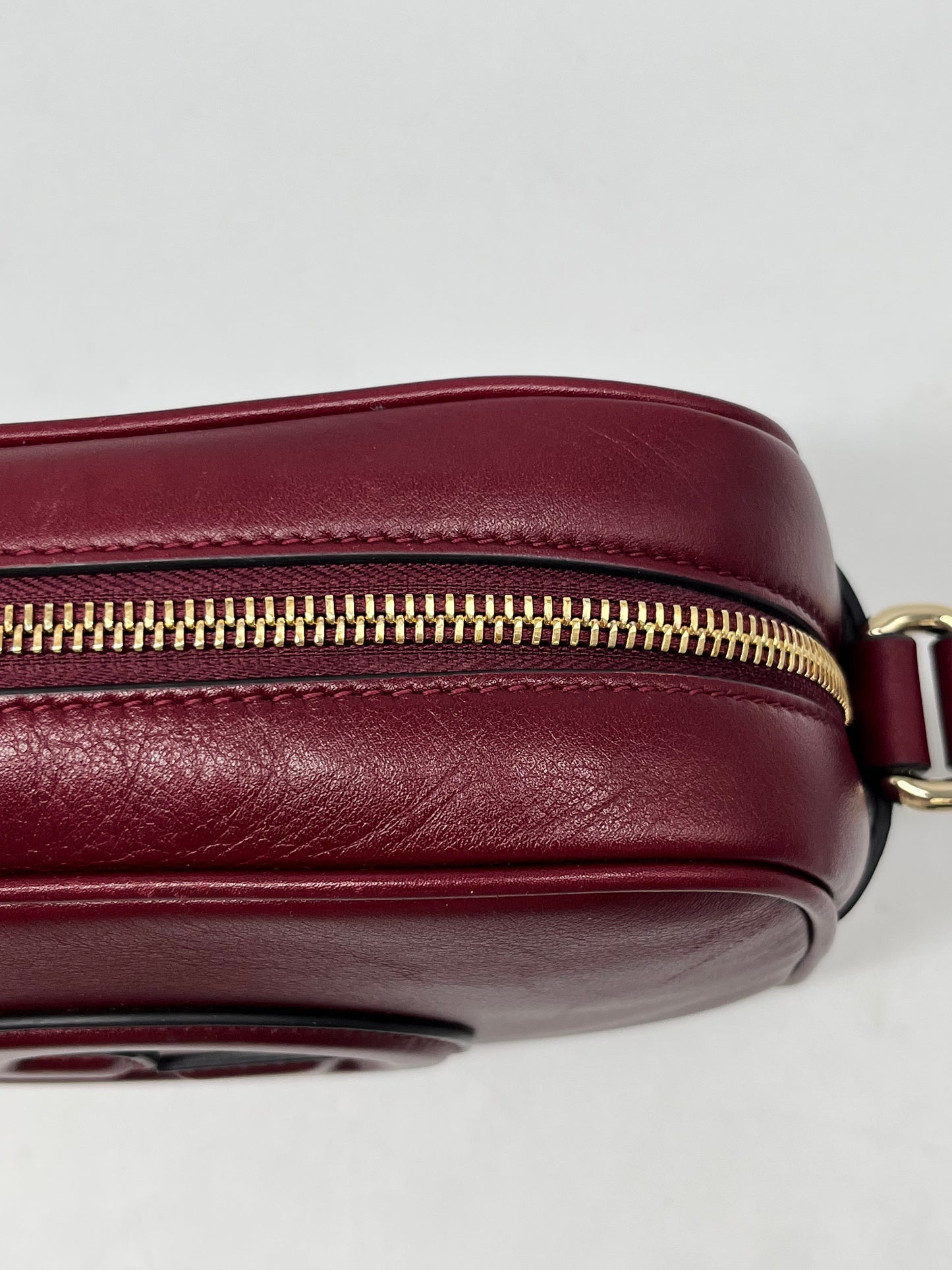 Crossbody Luxury Designer By Gucci, Size: Small