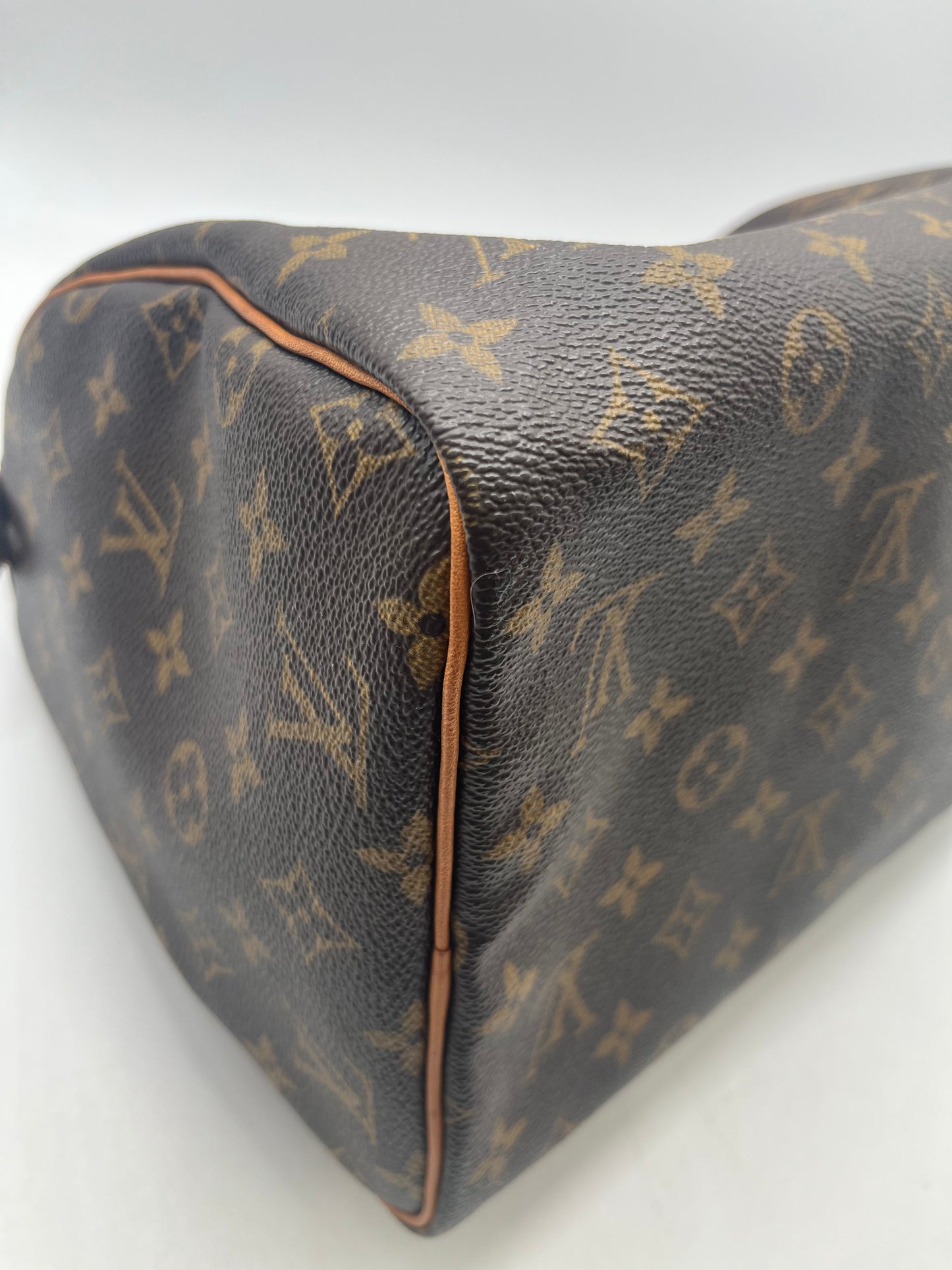 Handbag Luxury Designer By Louis Vuitton, Size: Medium