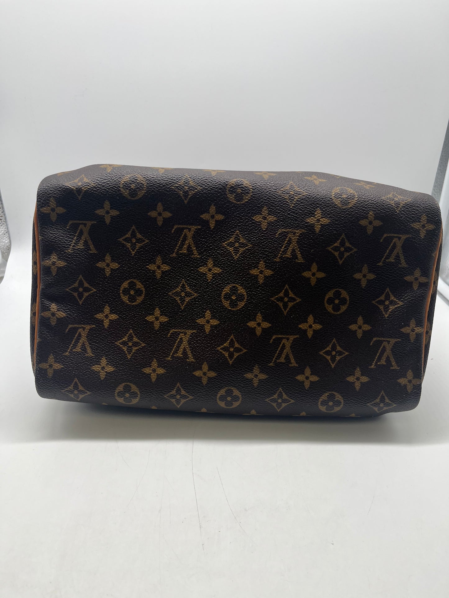 Handbag Luxury Designer By Louis Vuitton, Size: Medium