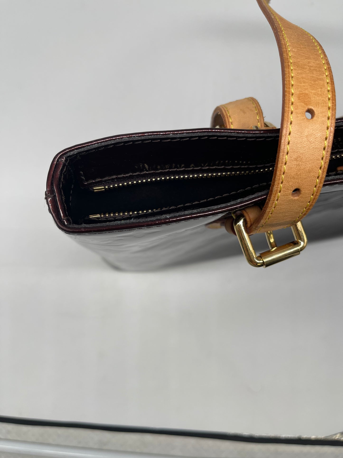 Handbag Luxury Designer By Louis Vuitton, Size: Medium