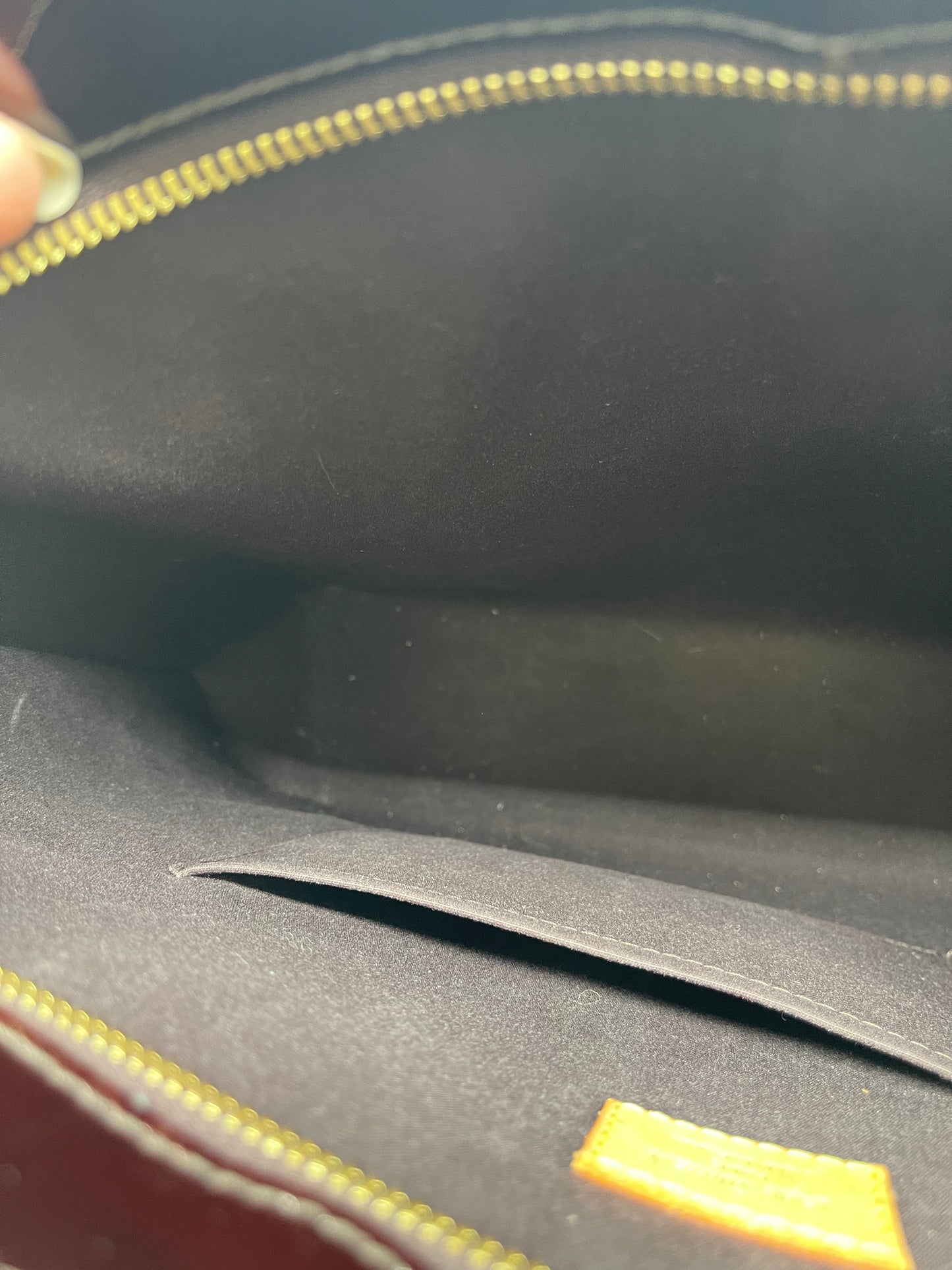 Handbag Luxury Designer By Louis Vuitton, Size: Medium