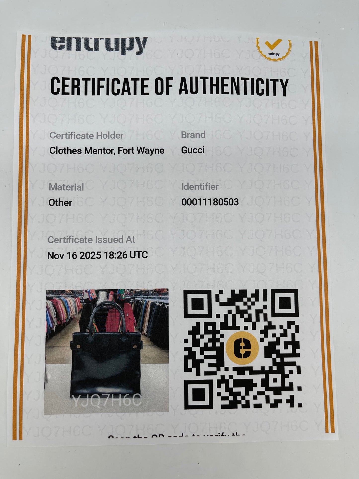 Handbag Luxury Designer By Gucci, Size: Medium