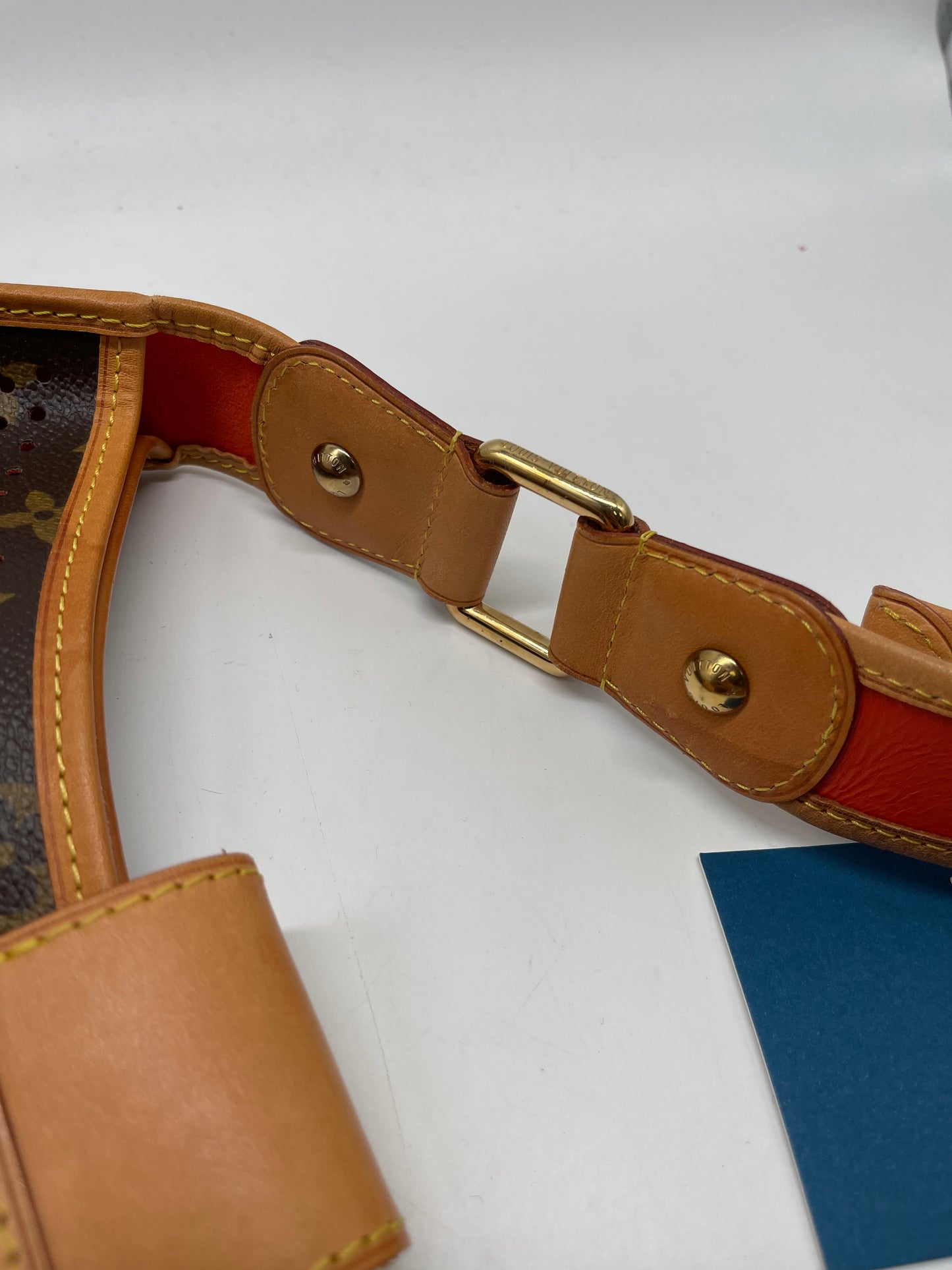 Handbag Luxury Designer By Louis Vuitton, Size: Medium