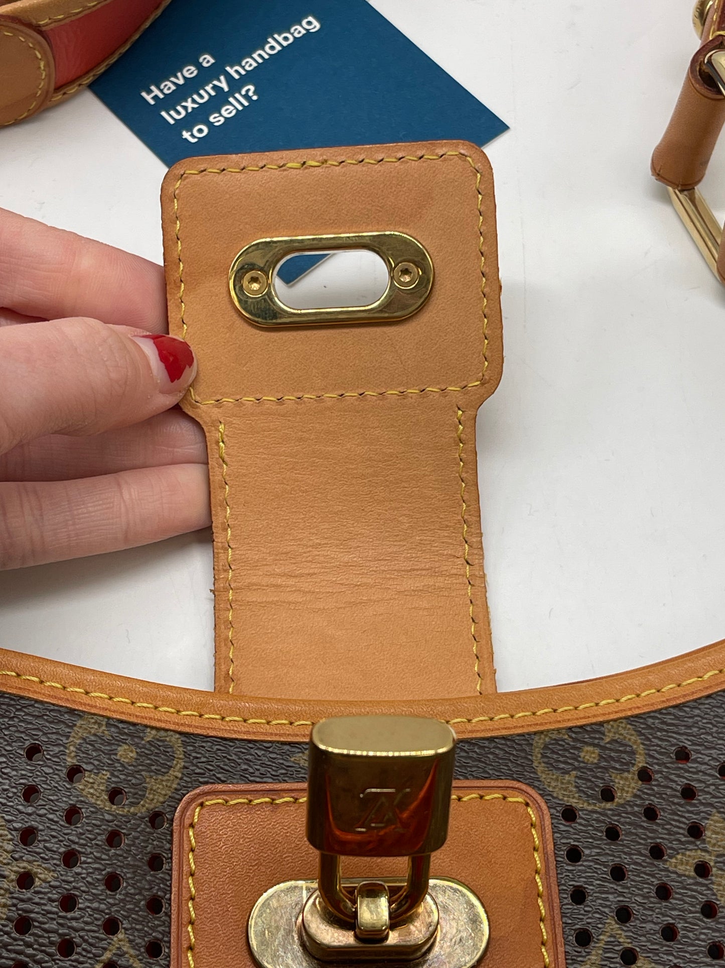 Handbag Luxury Designer By Louis Vuitton, Size: Medium