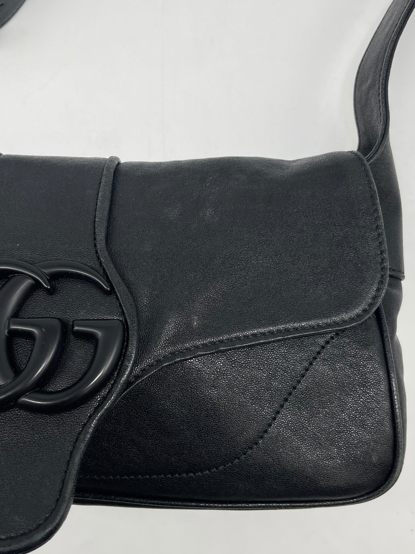 Handbag Luxury Designer By Gucci, Size: Medium