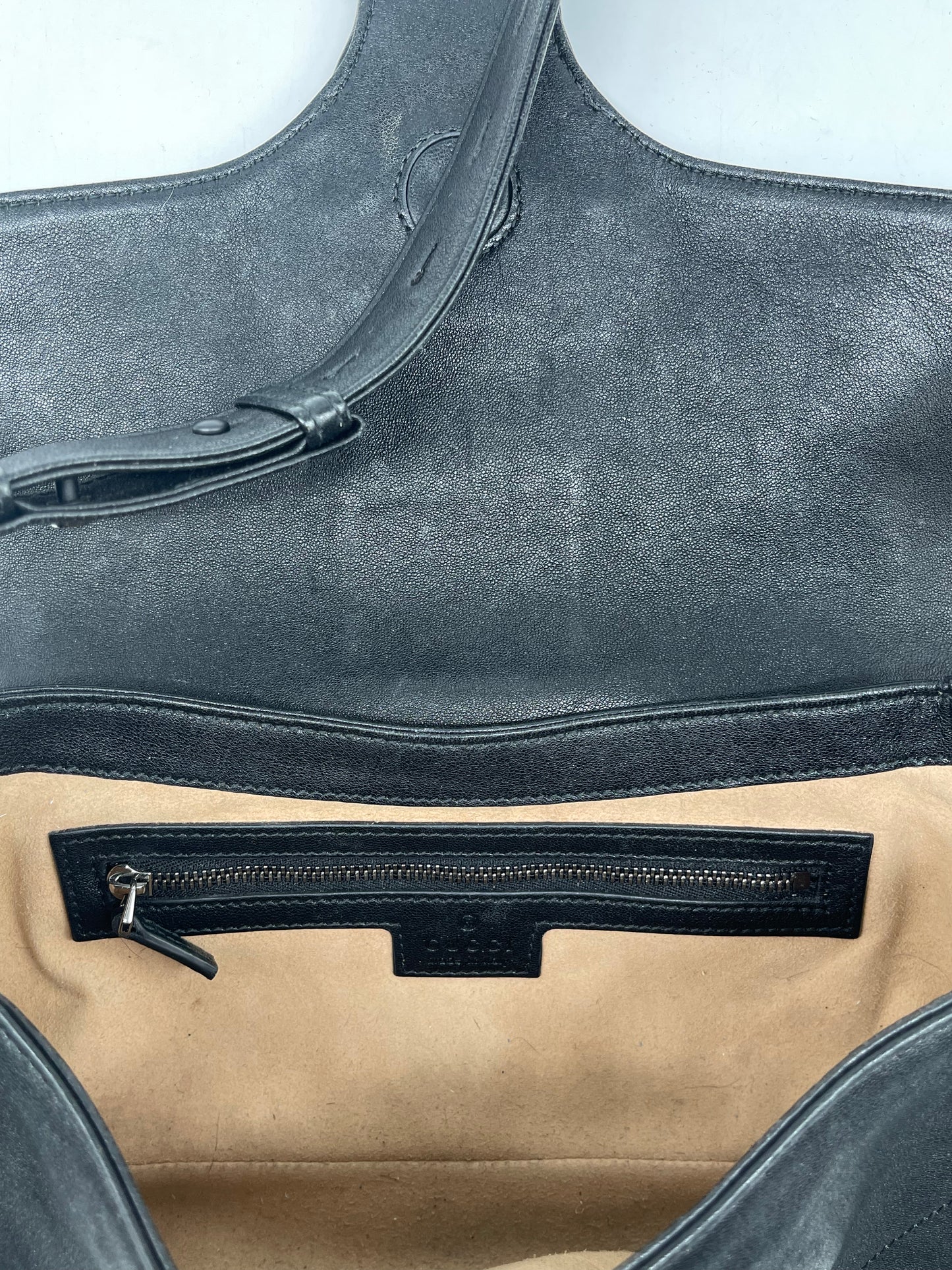 Handbag Luxury Designer By Gucci, Size: Medium