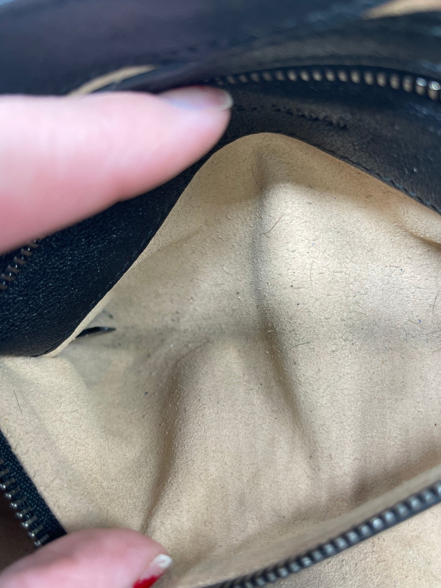 Handbag Luxury Designer By Gucci, Size: Medium