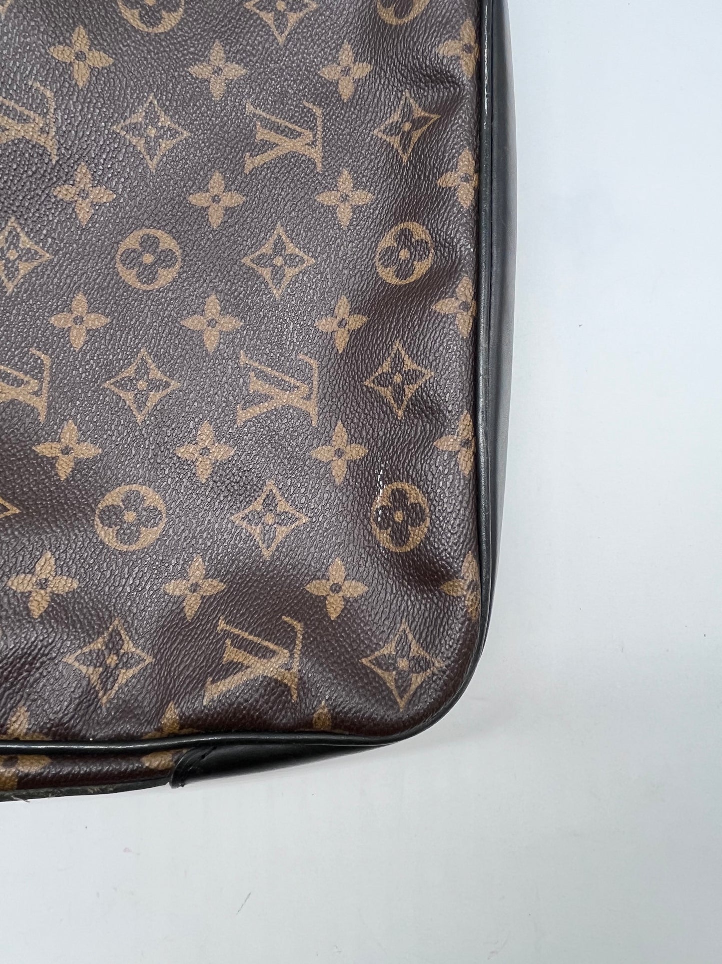 Handbag Luxury Designer By Louis Vuitton, Size: Medium