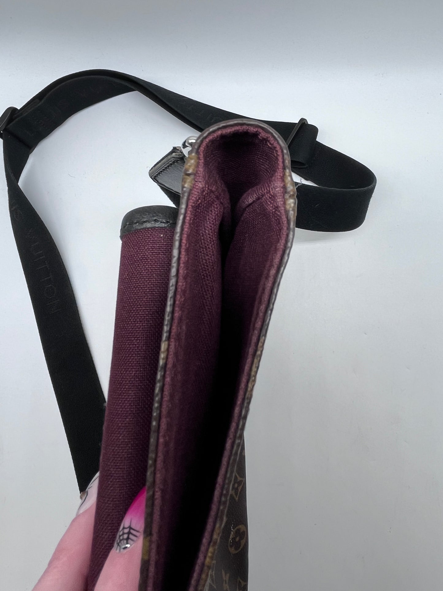 Handbag Luxury Designer By Louis Vuitton, Size: Medium