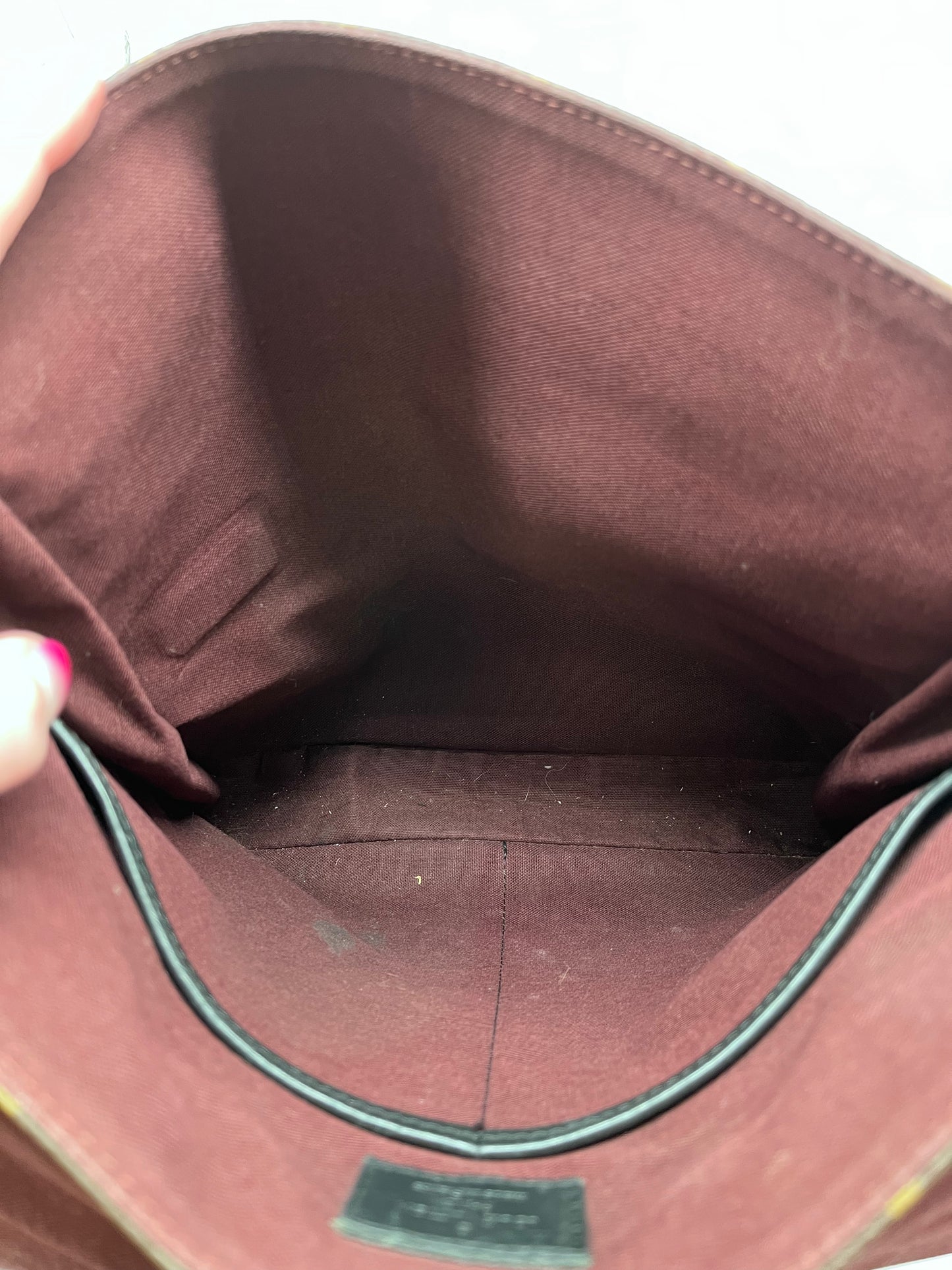 Handbag Luxury Designer By Louis Vuitton, Size: Medium