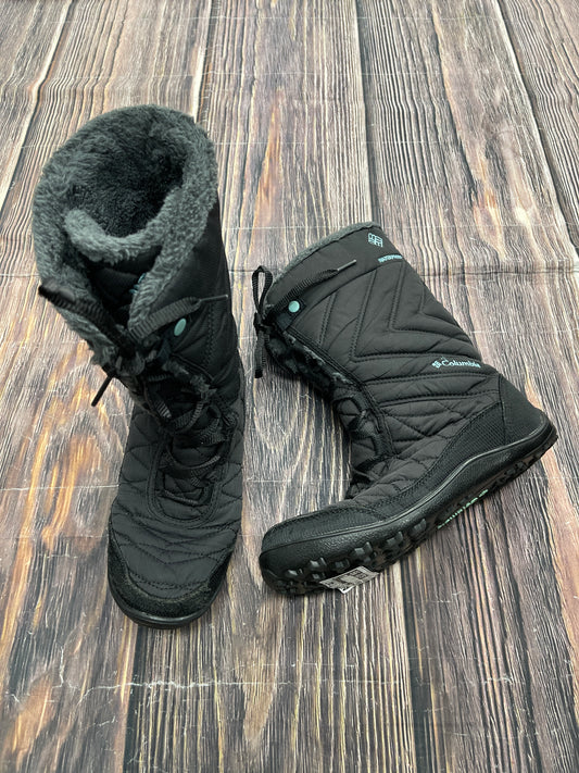 Boots Snow By Columbia  Size: 5