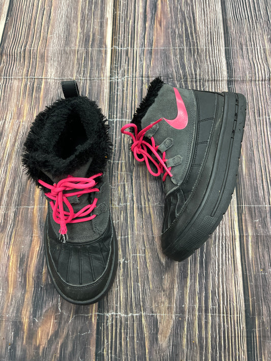 Boots Snow By Nike  Size: 5.5
