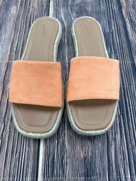 Sandals Flats By Universal Thread  Size: 9.5